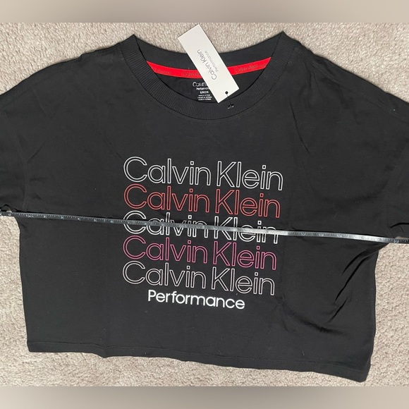 Calvin Klein Women’s Performance Crop Top - Picture 5 of 6